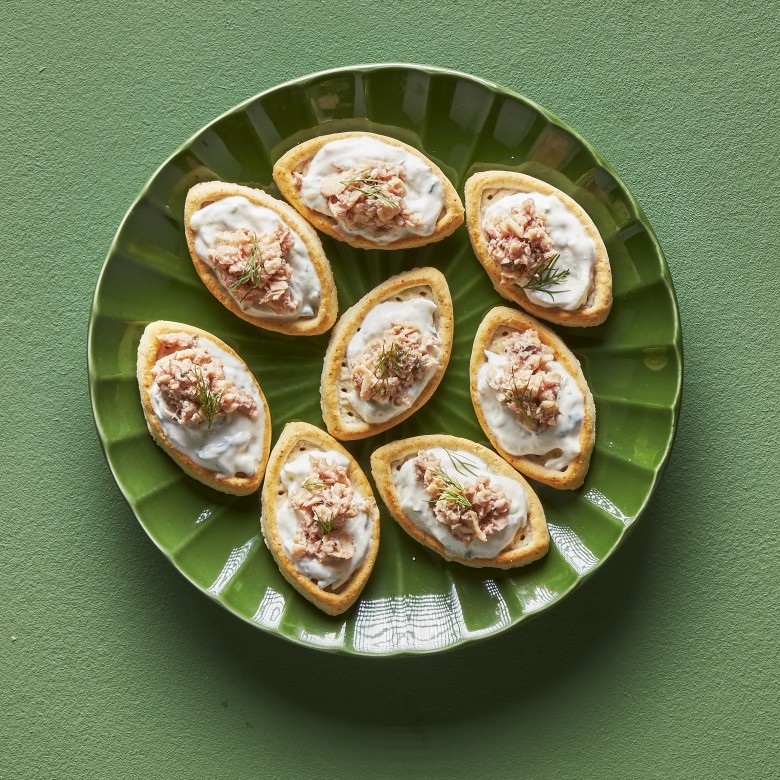 Toastjes met tzatziki en zalm
