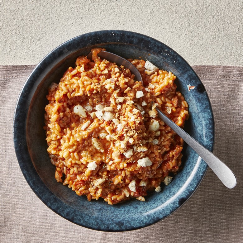 Tomatenrisotto met knoflookkruim