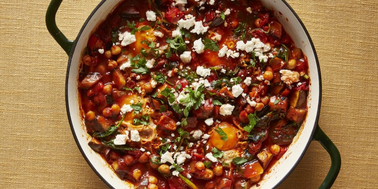 Goedgevulde shakshuka met kikkererwten 