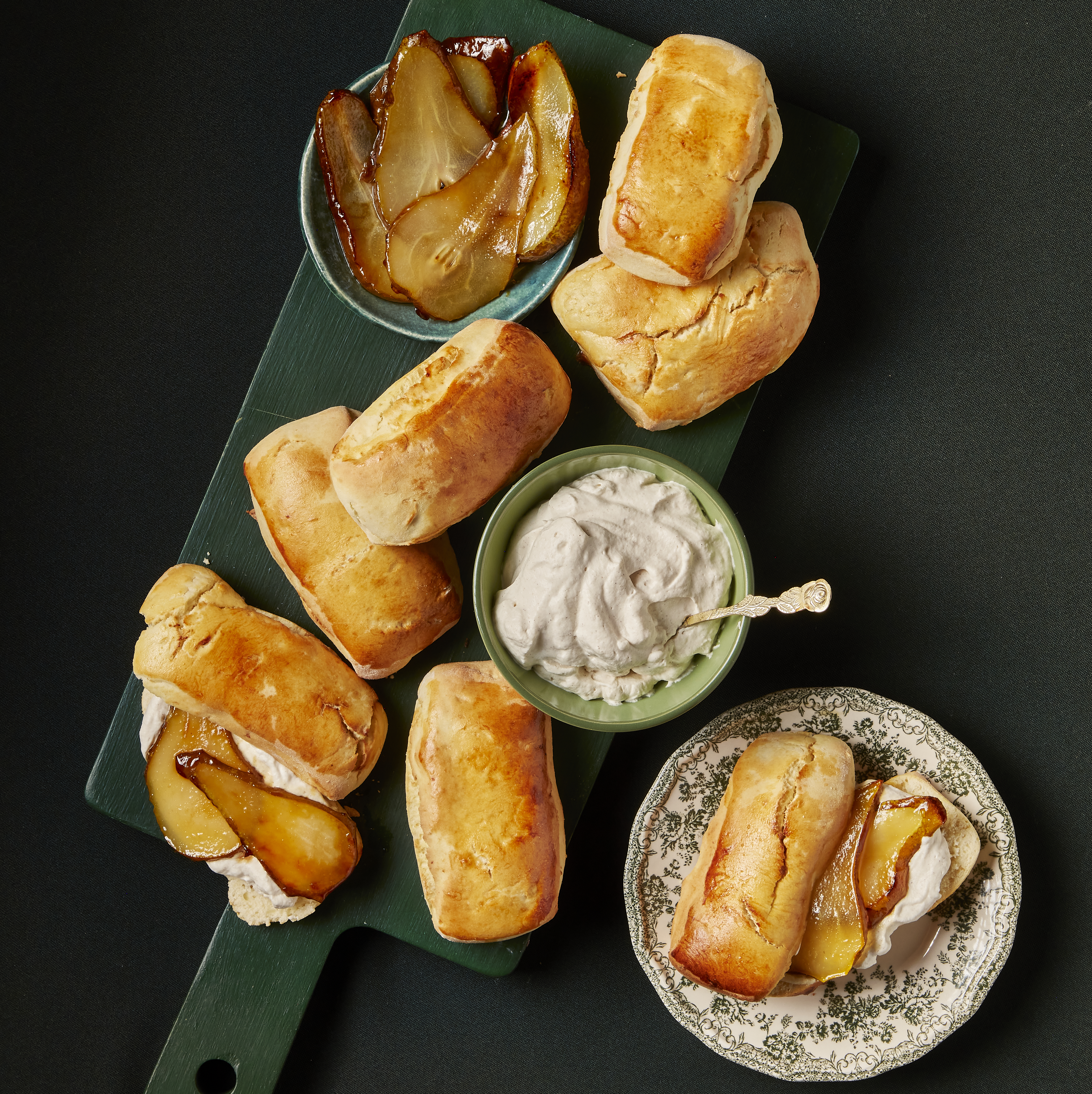 Perenscones met kaneelroom