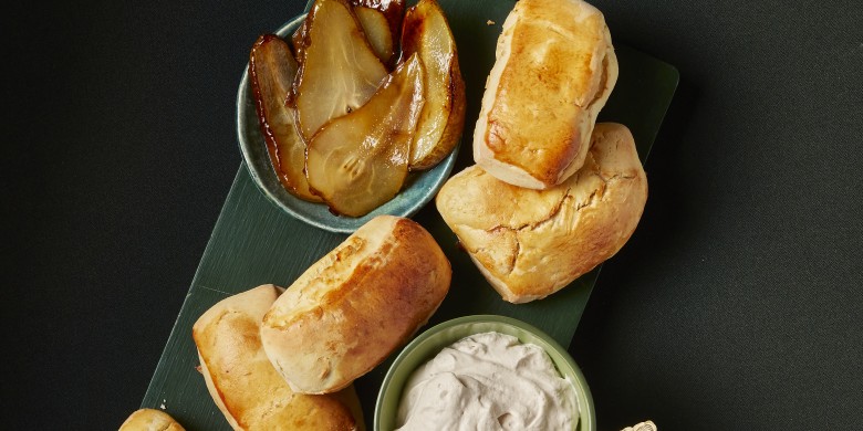 Perenscones met kaneelroom