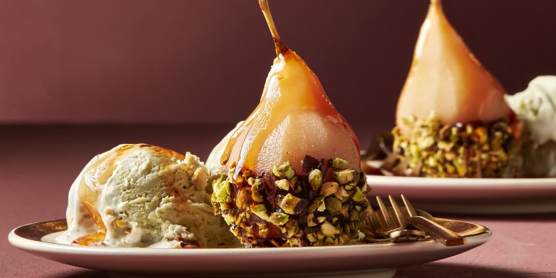 Chocoladestoofperen met pistache-ijs