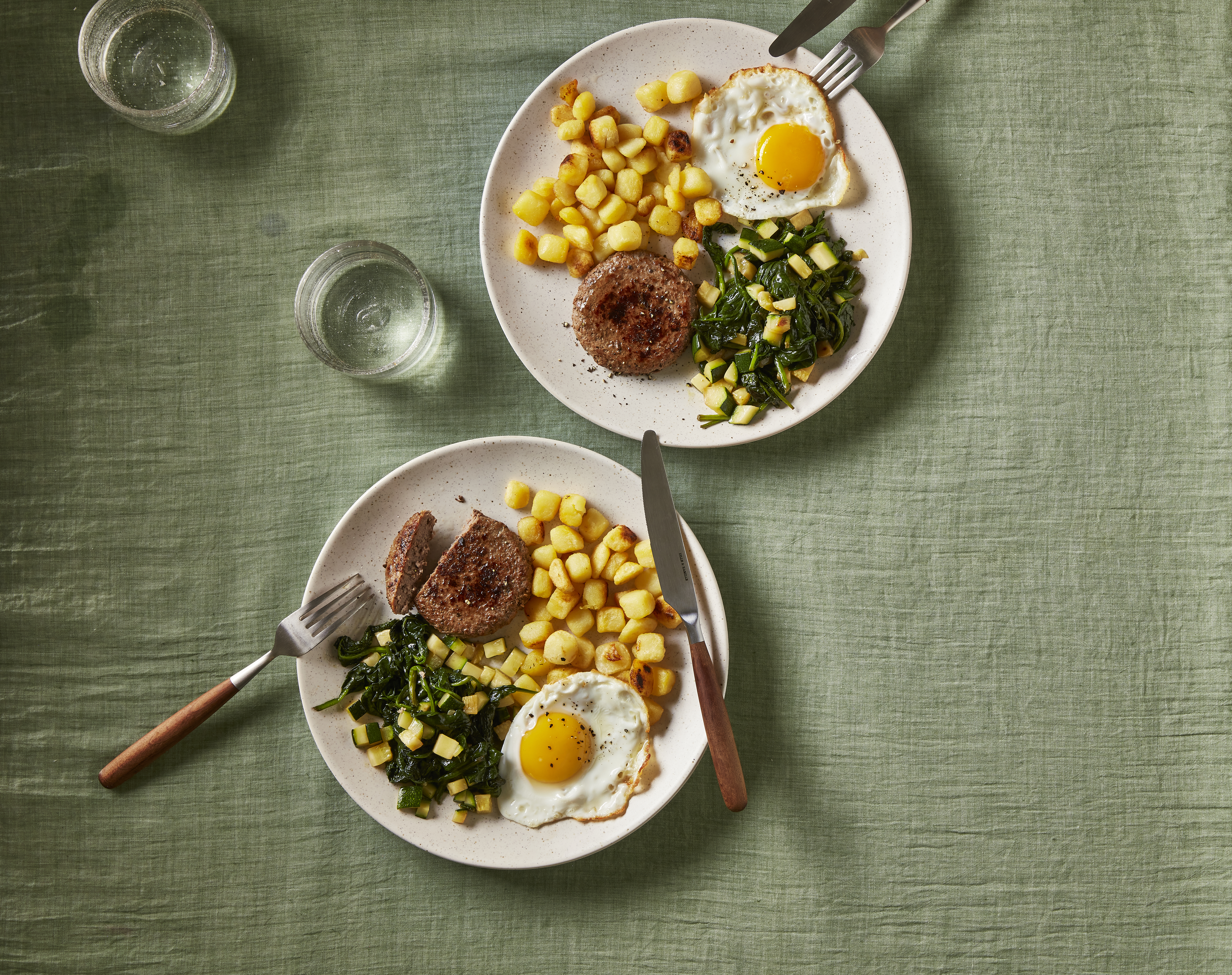 Tartaartje met spinazie, ei en aardappeltjes