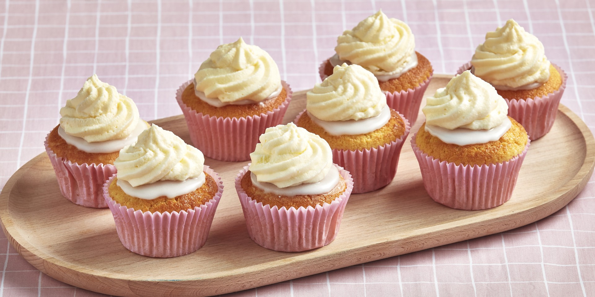 Cupcake met citroenglazuur en cream-cheesetopping