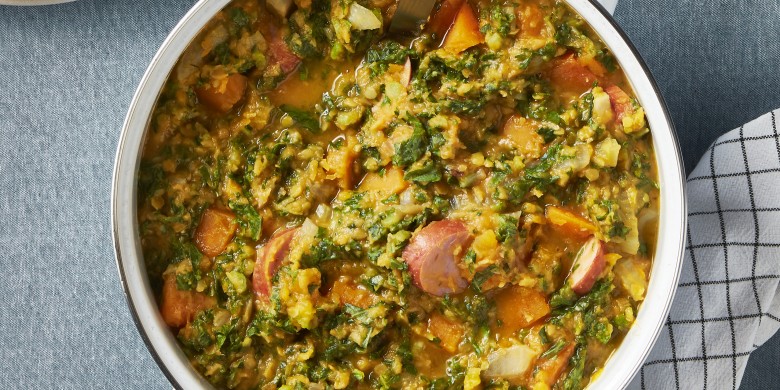 Pompoenstoof met rode linzen en rookworst