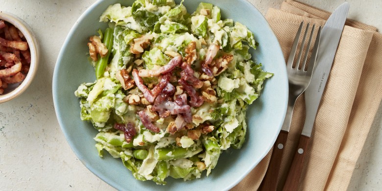 Bonenstamppot met andijvie, spek en walnoten