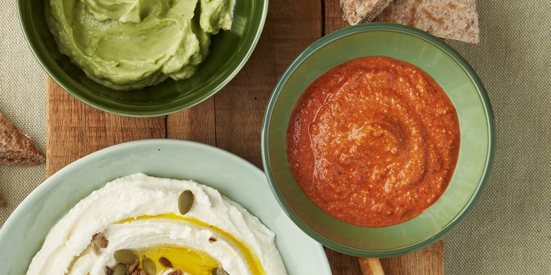 Pikante dipper van geroosterde paprika en pistachenoten