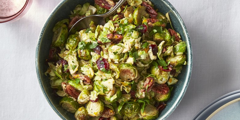 Spruitjessalade met pecan en cranberry 