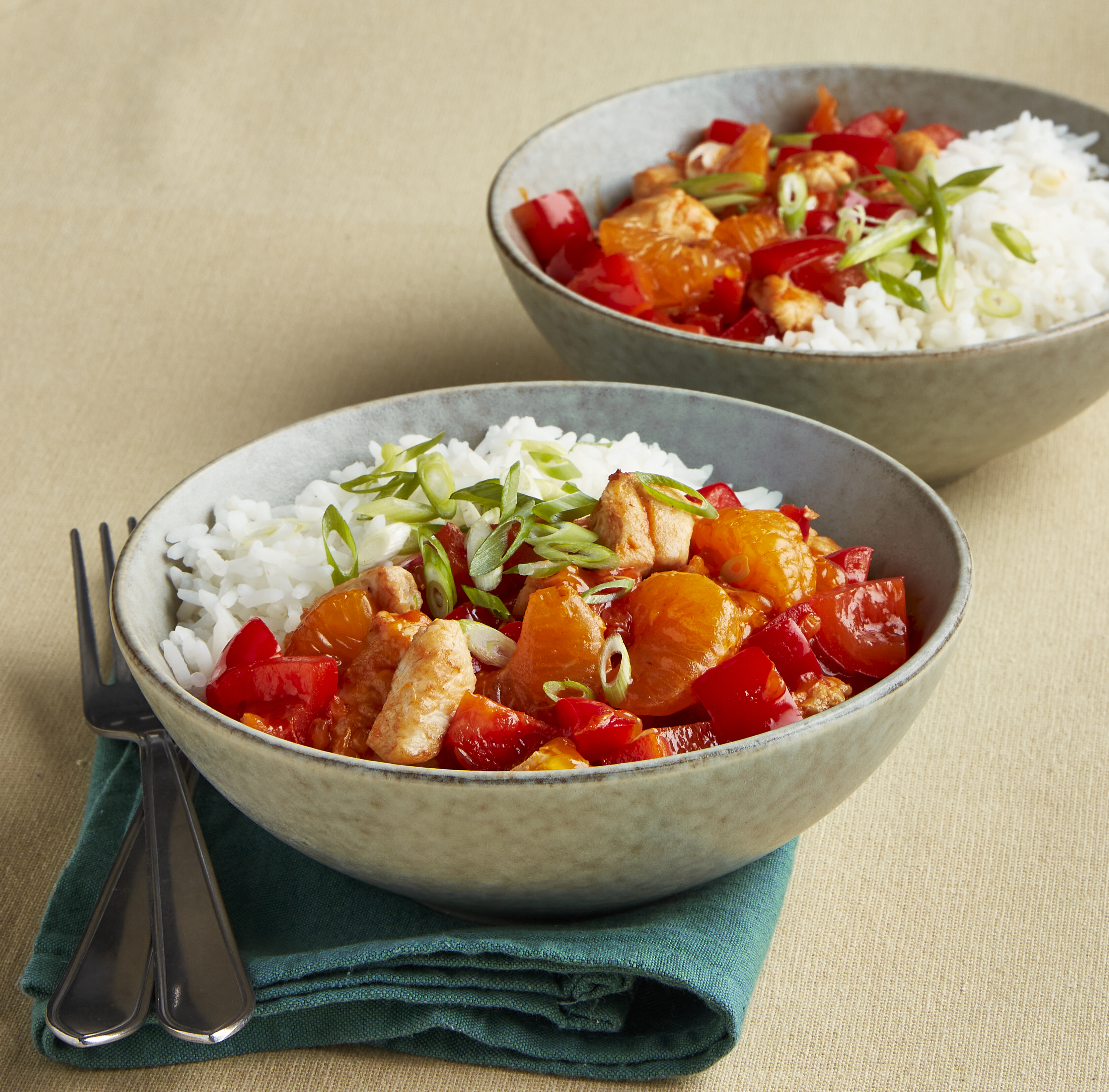 Zoetzure kip met rijst en mandarijn