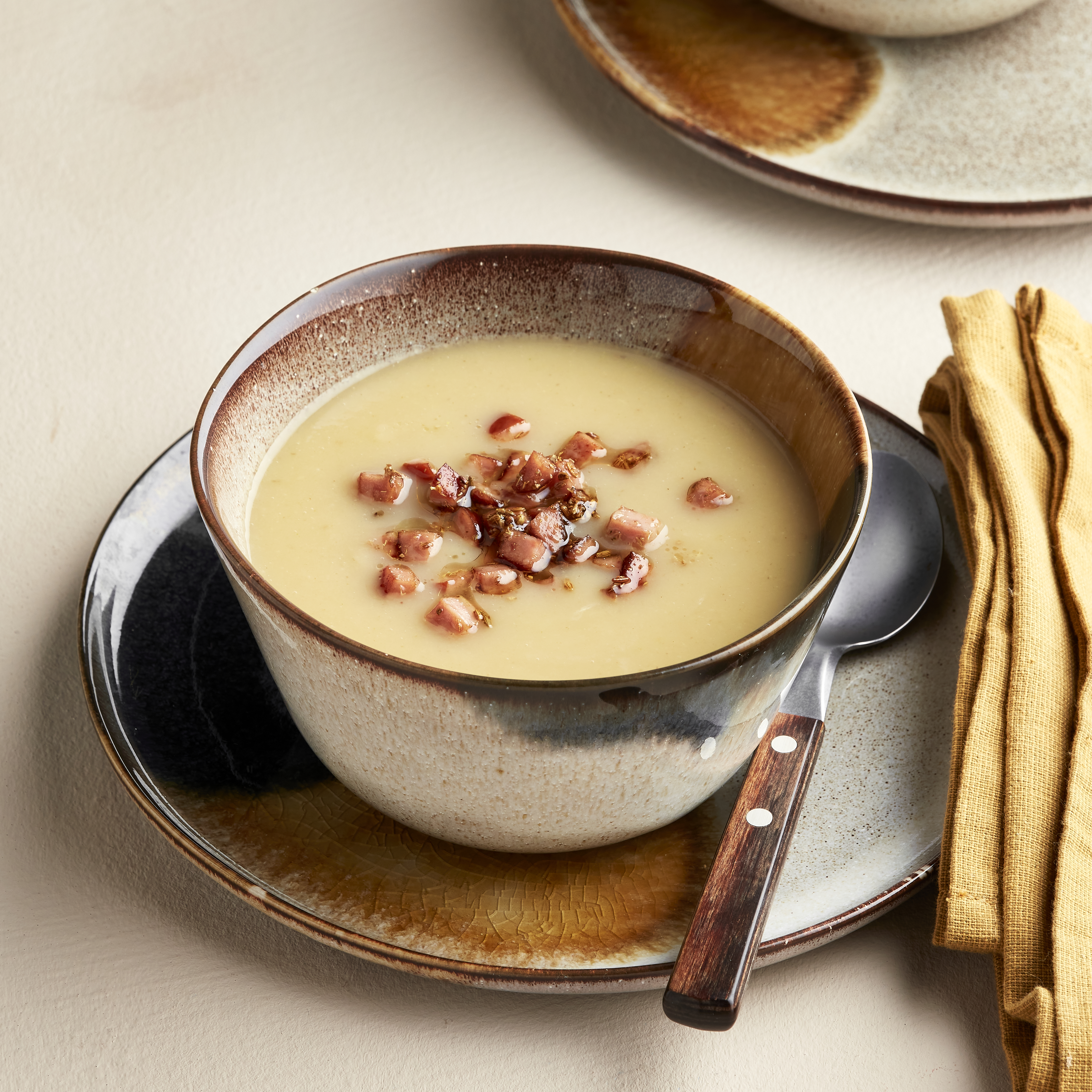 Pastinaaksoep met rookworst