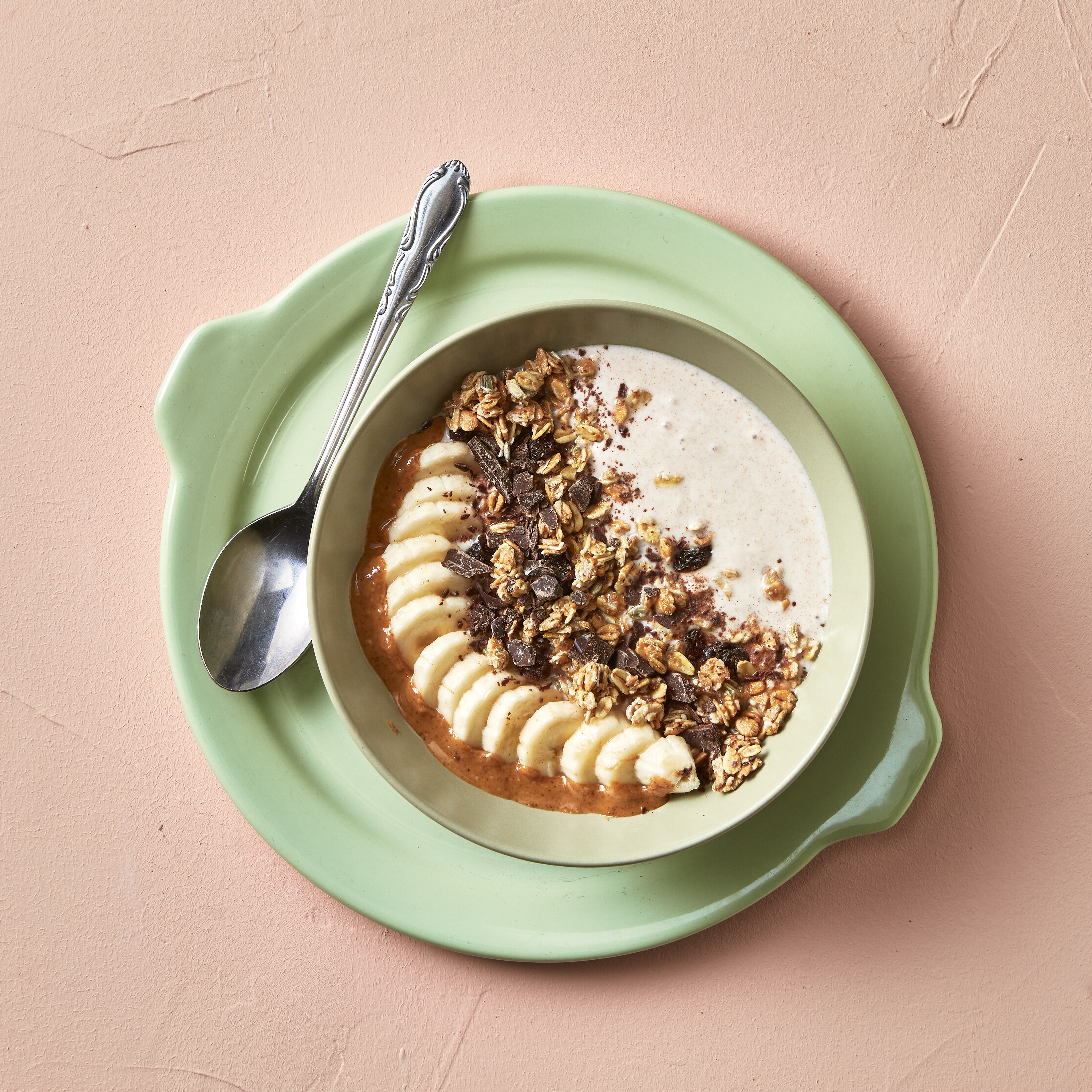 Yoghurtbowl met banaan en granola