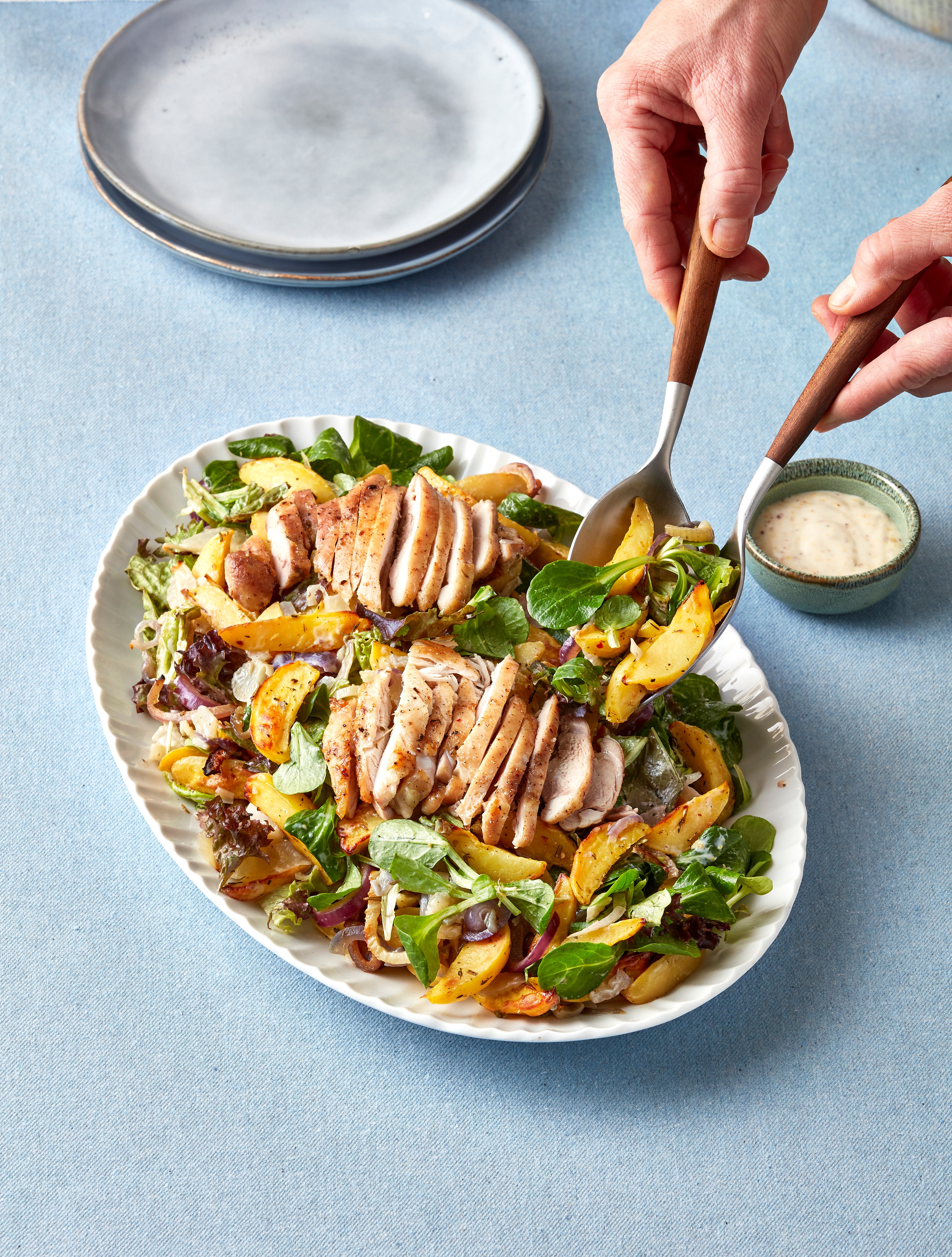 Krokante aardappelsalade met kip