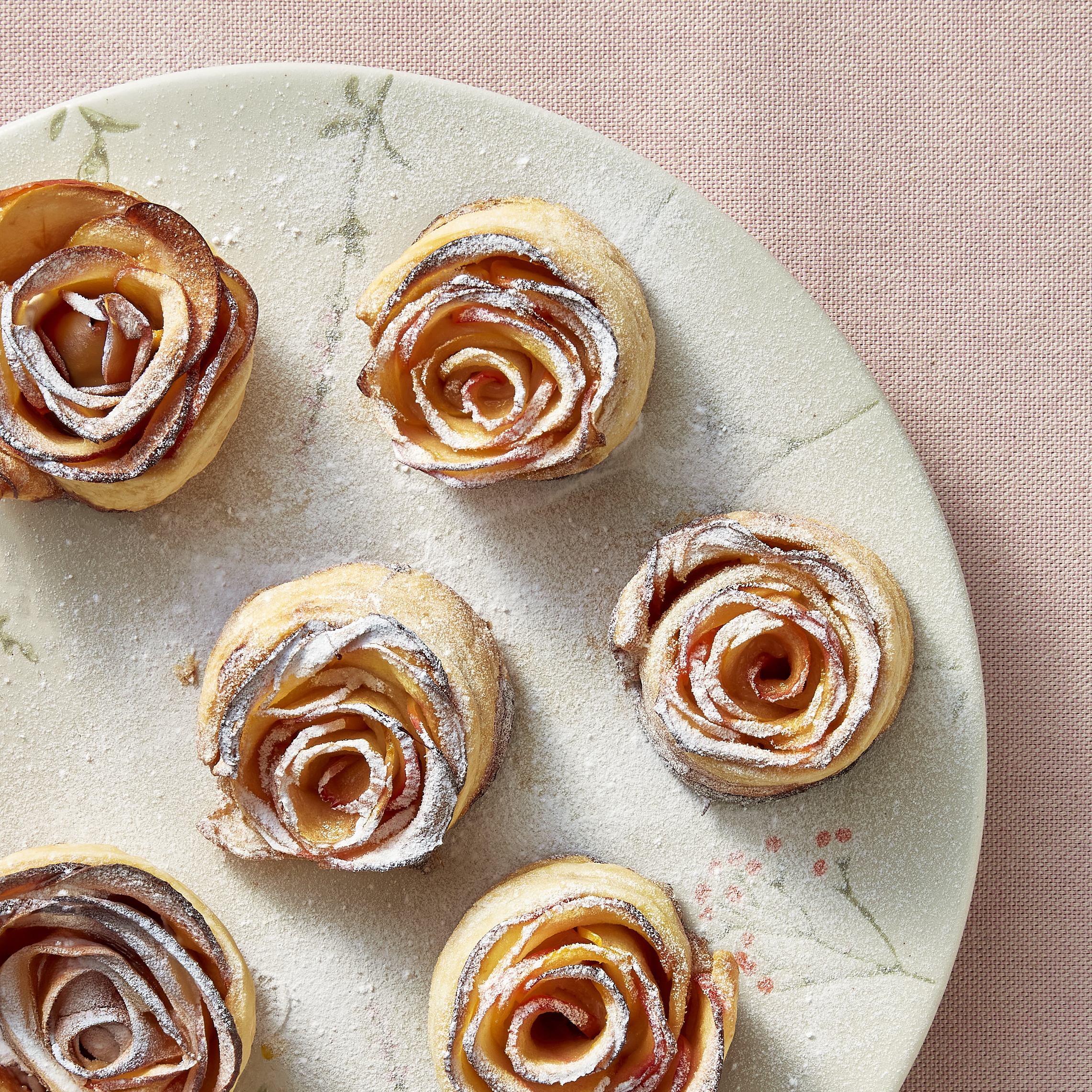 Appelroosjes met poedersuiker