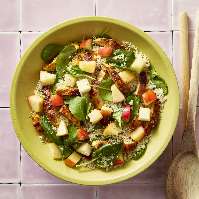 Couscoussalade met kip, spinazie en appel