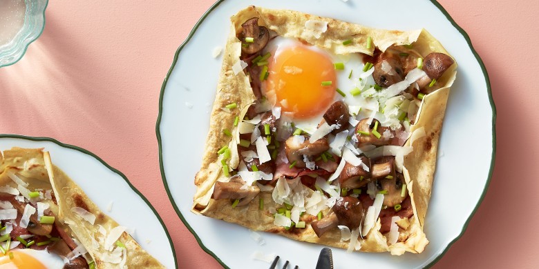 Hartige pannenkoek met ei, champignons en ham