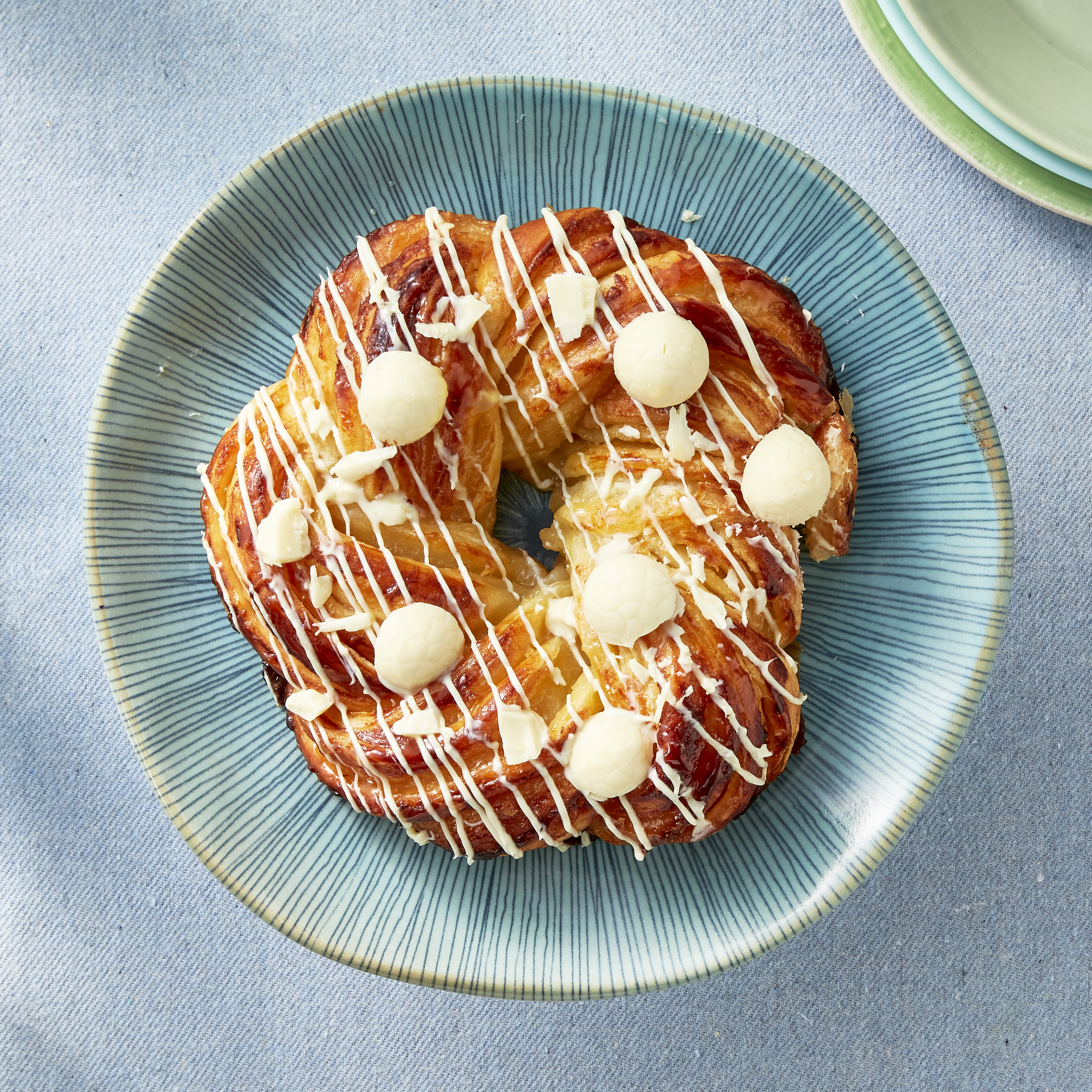 Bladerdeegkrans met lemoncurd en witte chocolade