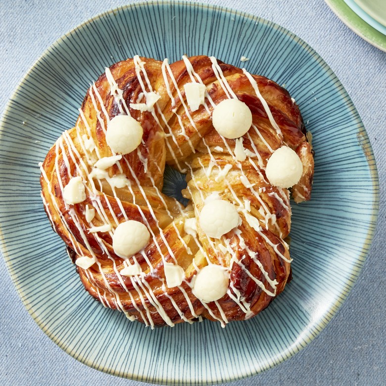 Bladerdeegkrans met lemoncurd en witte chocolade