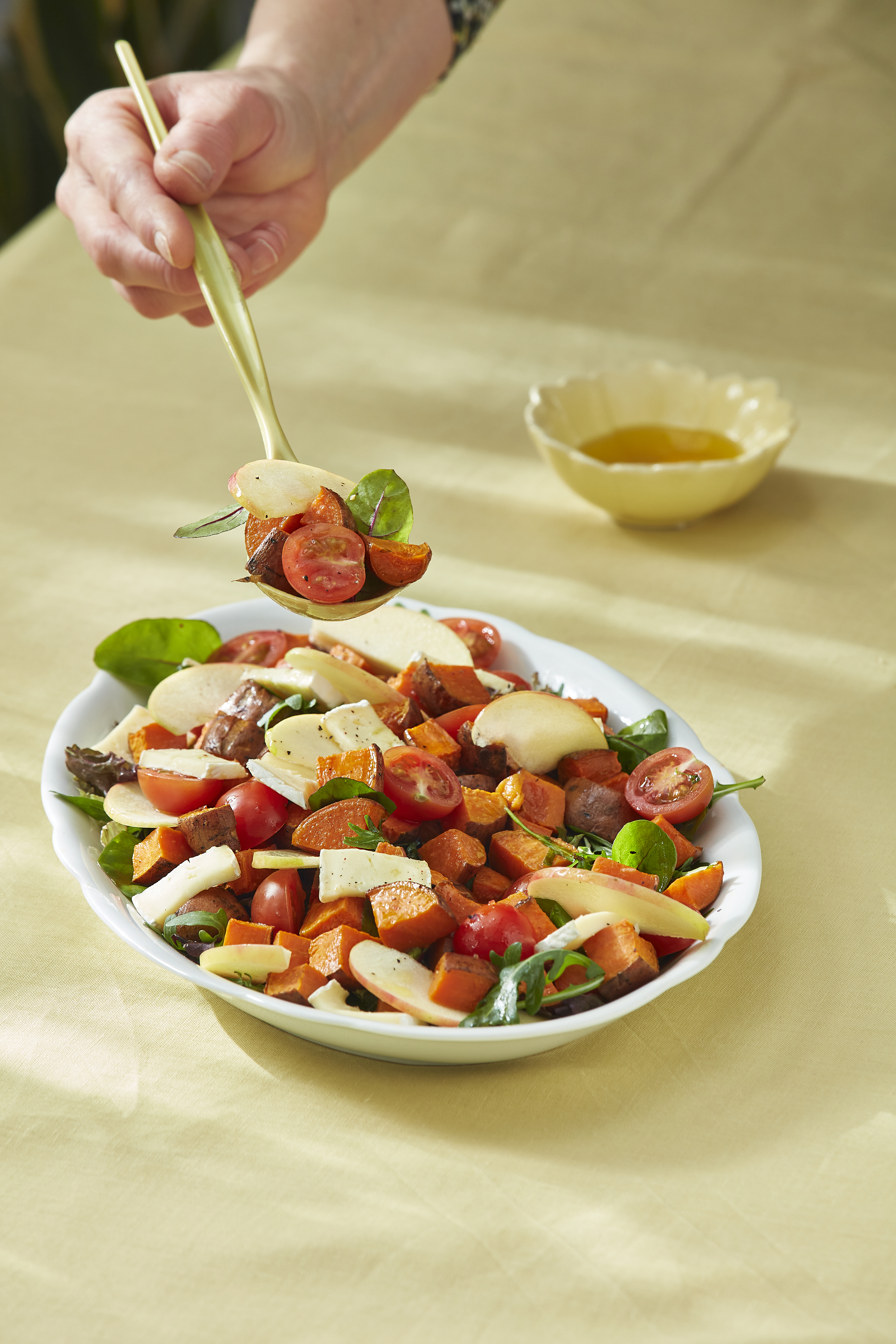 Zoete aardappelsalade met brie