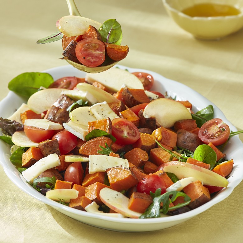 Zoete aardappelsalade met brie