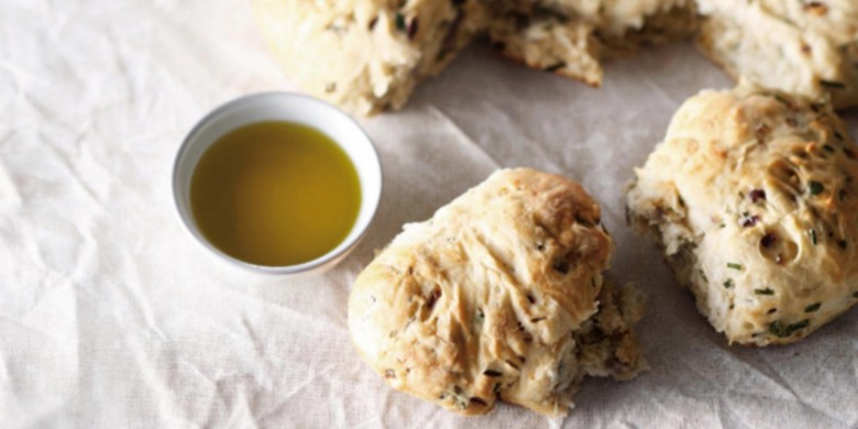 Breekbrood met tuinkruiden