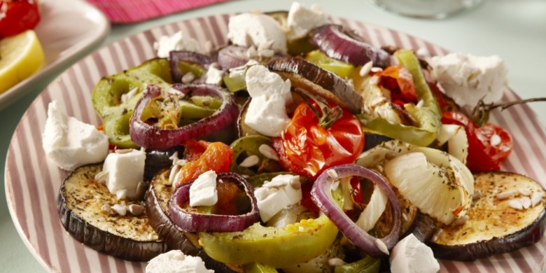 Salade van geroosterde groenten met geitenkaas