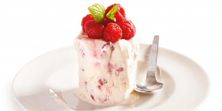 Semifreddo van yoghurt met frambozen