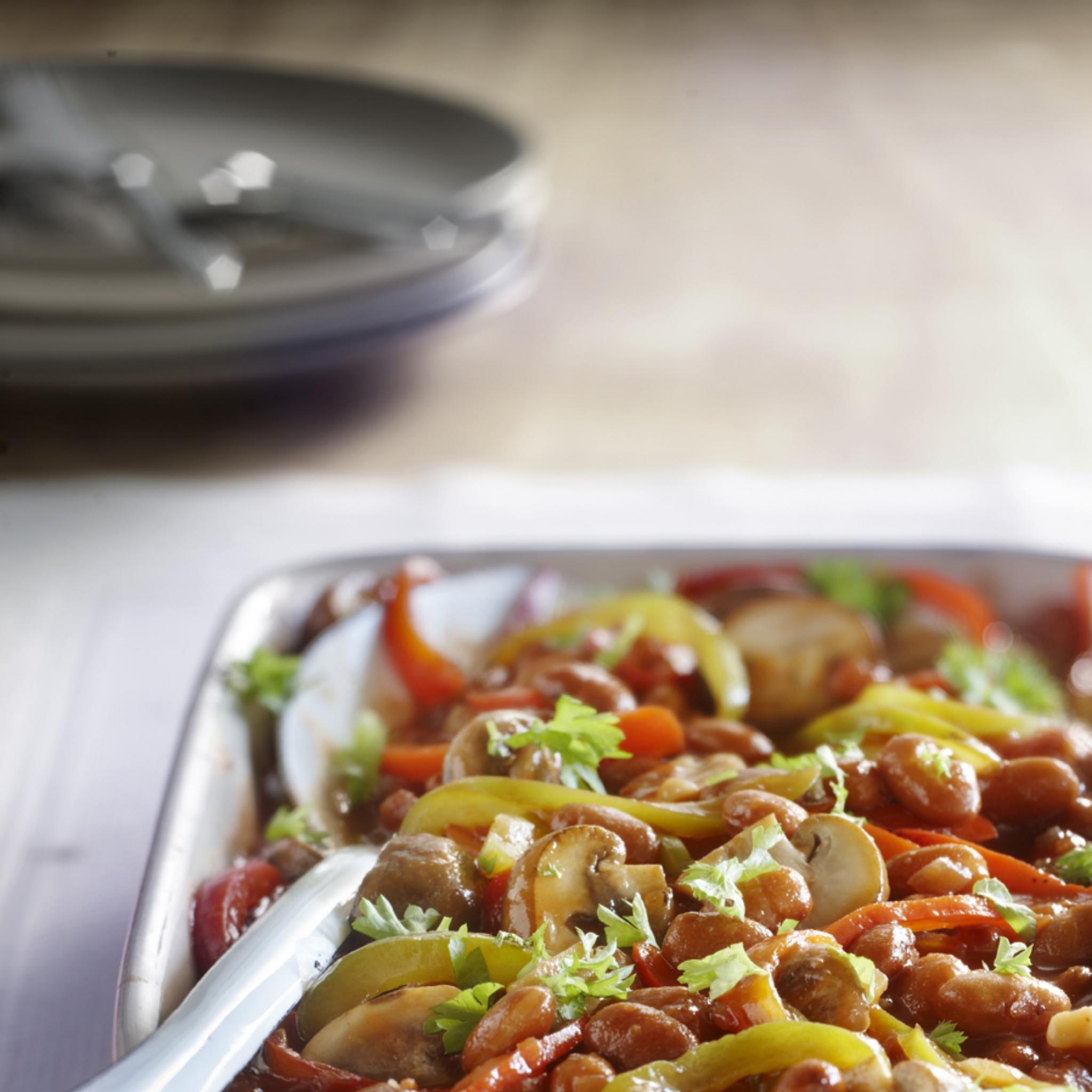 Bruine bonen met paprika en paddenstoelen