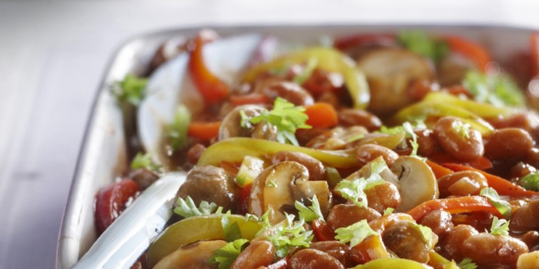 Bruine bonen met paprika en paddenstoelen