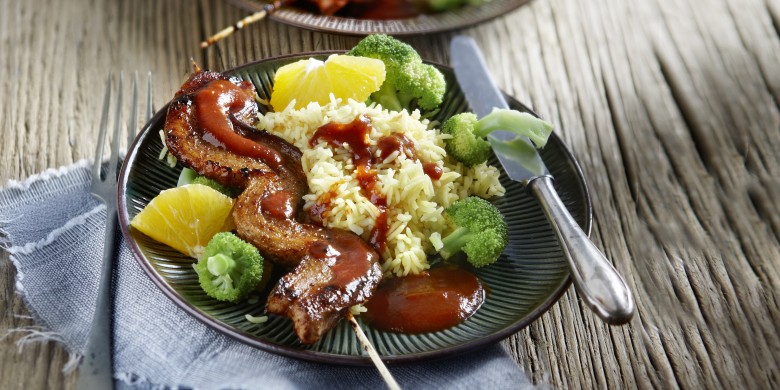 Spekspiesjes met sinaasappeltomatensaus