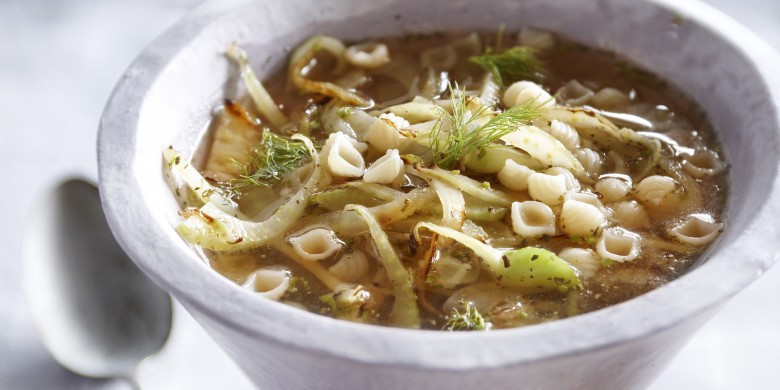 Venkelsoep met mozzarellacrostini