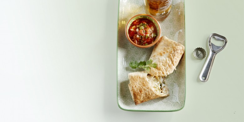 Visburrito met tomatensla