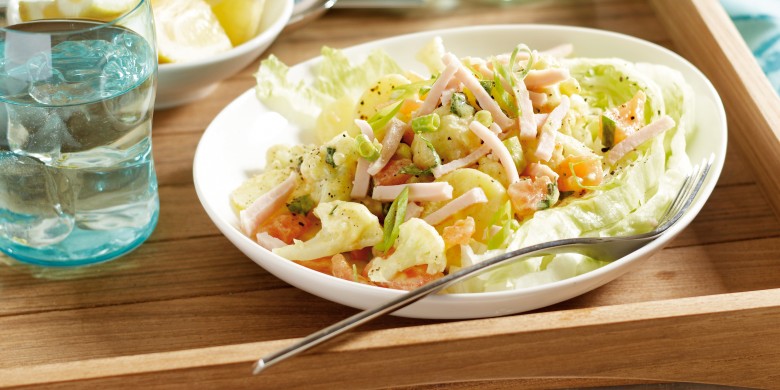 Aardappel-bloemkoolsalade met kip