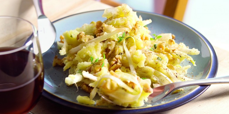 Witlofstamppot met appel en walnoten