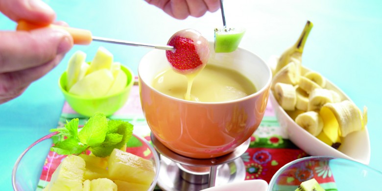 Witte chocoladefondue met fruit