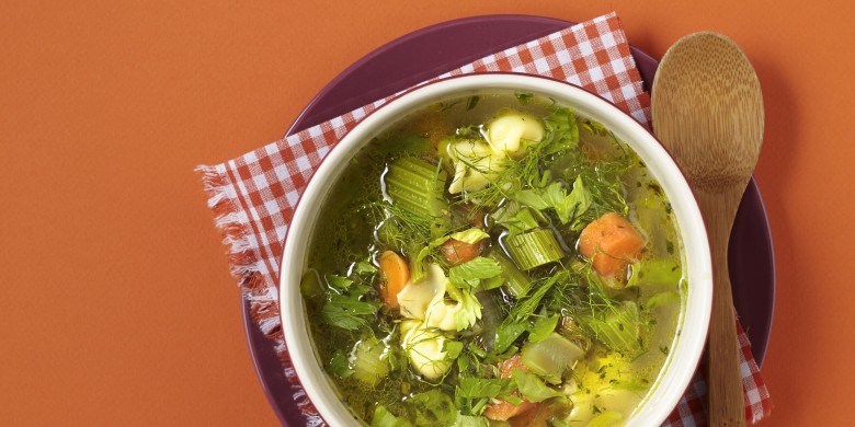 Wortel-venkelsoep met tortellini