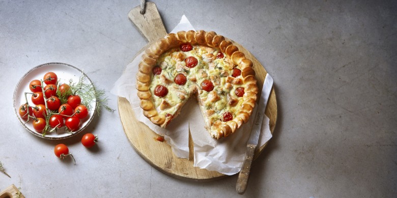 Zalmtaart met tomaatjes en dille