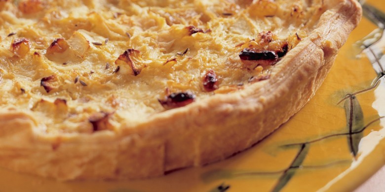 Zuurkooltaart met rozijnen