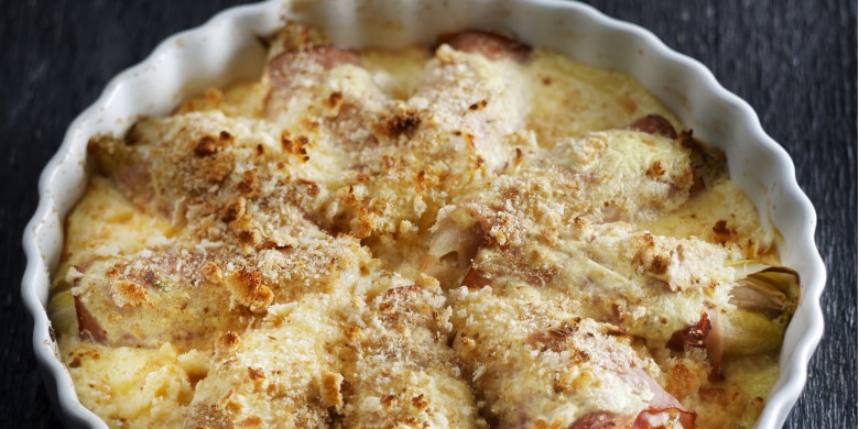 Witlofschotel met rauwe ham en nagelkaas