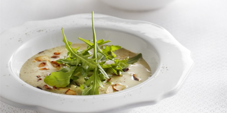 Courgettesoep met amandelen