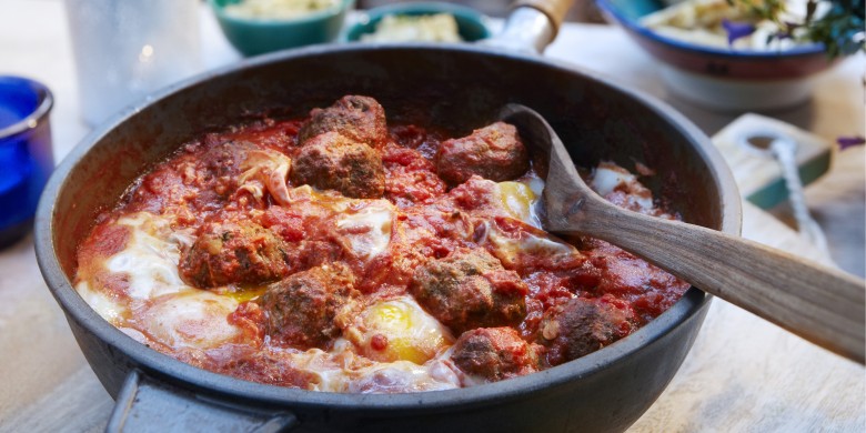 Kefta in tomatensaus met ei