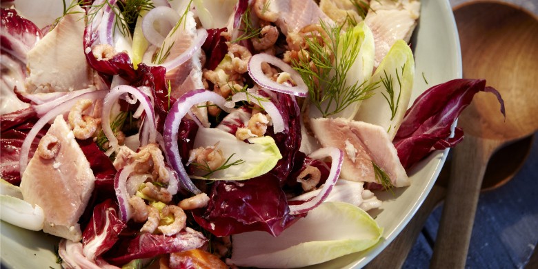 Salade met gerookte forel en Hollandse garnalen