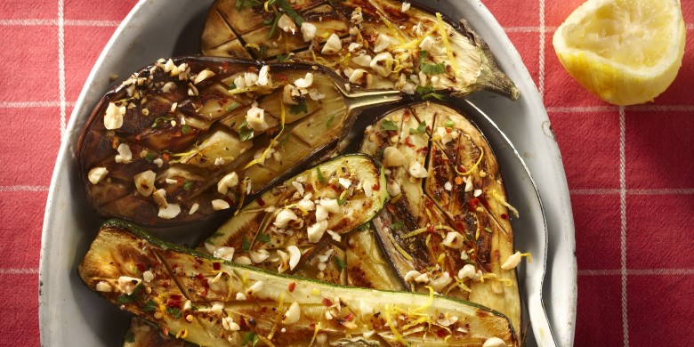 Courgette en aubergine met hazelnotenolie
