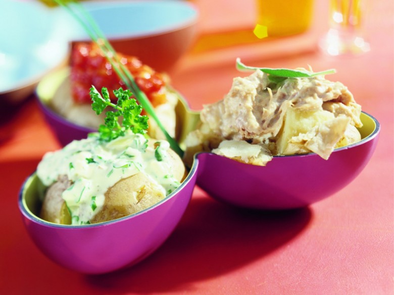 Gepofte aardappel met diverse vullingen