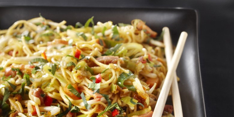 Noedels met oosterse groentenmix