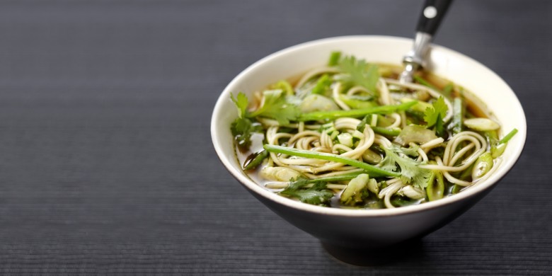 Noedelsoep met groene groenten