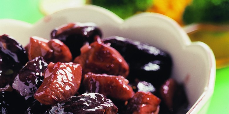 Gestoofd varkensvlees met pruimen