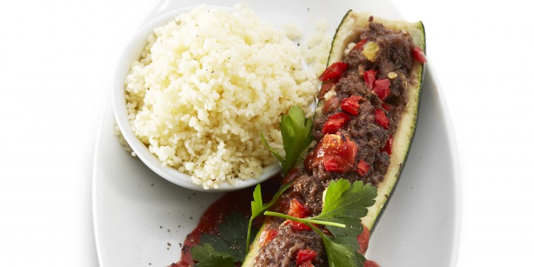 Gevulde courgette met gehakt en paprika