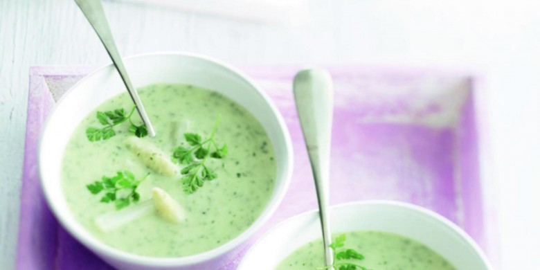 Soep van witte asperges en kervel