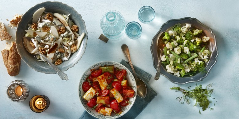 Groene groenten in kruidige dressing