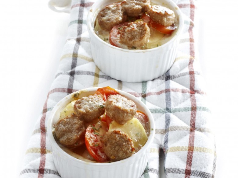 Aardappelgratin met tomaat en worst